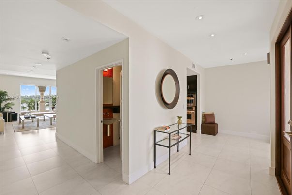 Interior, Recessed Lighting