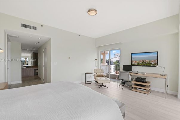 Bedroom, Home Office, Interior, Recessed Lighting, Wood Texture Flooring