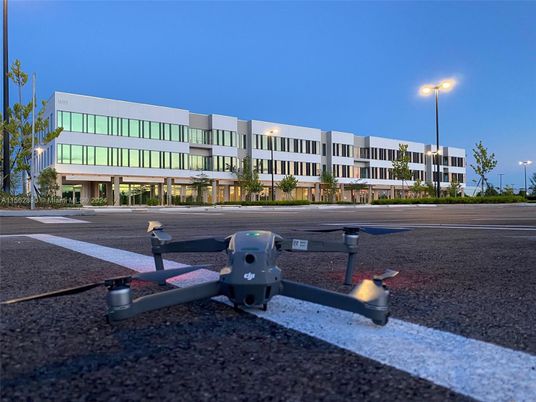 Exterior, Facade, Modern