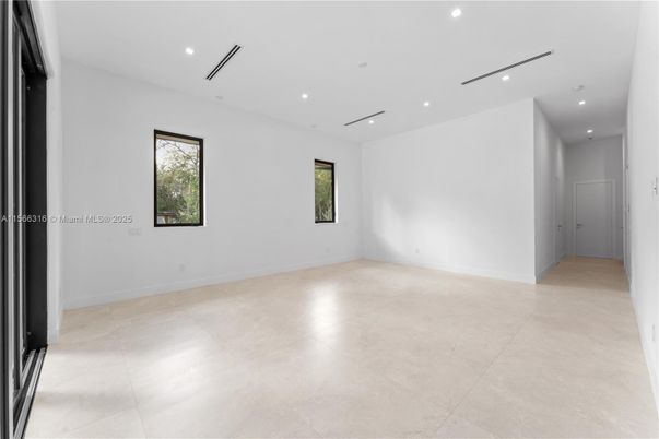 Empty room, Interior, Recessed Lighting