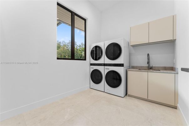 Interior, Washer