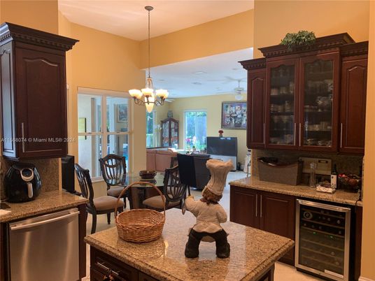 Chandelier, Dining room, Interior, Kitchen