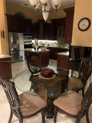 Chandelier, Dining room, Interior, Kitchen, Stainless Steel Appliances