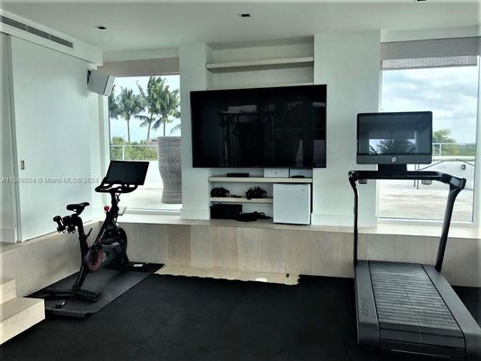 Fitness Equipment, Interior, Recessed Lighting