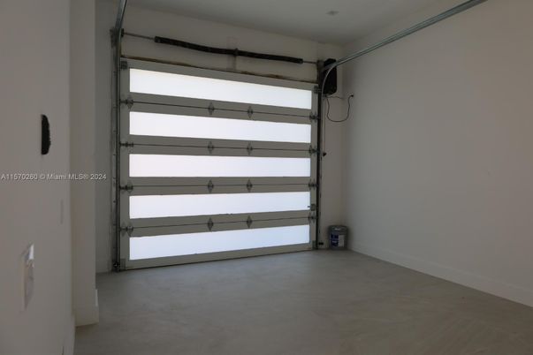 Garage, Interior