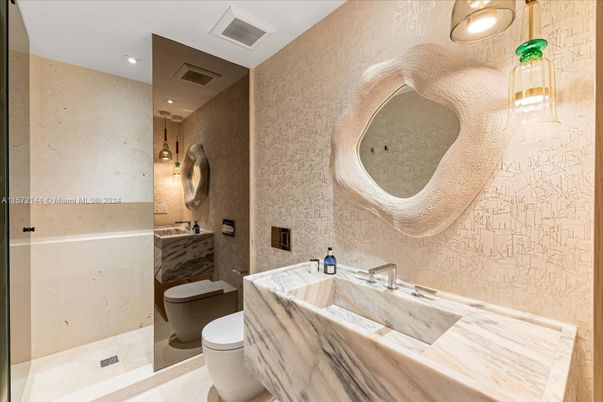 Bathroom, Interior, Recessed Lighting
