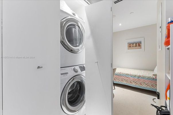 Interior, Recessed Lighting, Utility Closets, Washer