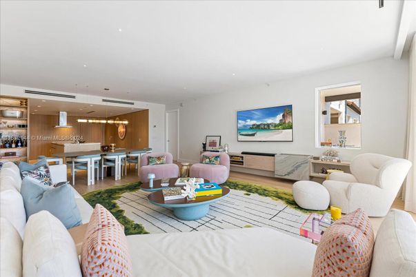 Dining room, Interior, Kitchen, Living room, Pendant Lights, Recessed Lighting