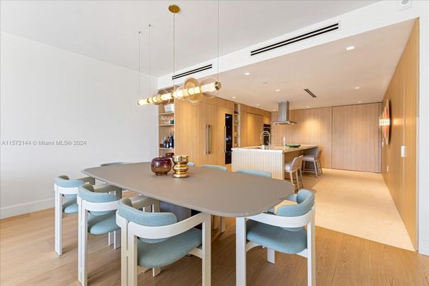 Dining room, Interior, Kitchen, Pendant Lights, Recessed Lighting, Wood Texture Flooring
