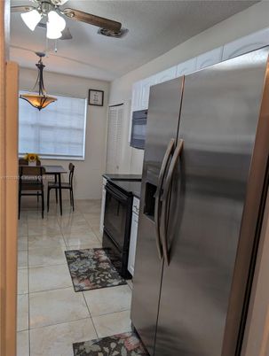 Dining room, Interior, Kitchen, Pendant Lights, Stainless Steel Appliances