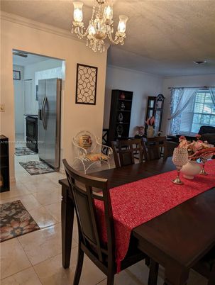 Chandelier, Dining room, Interior, Kitchen, Stainless Steel Appliances