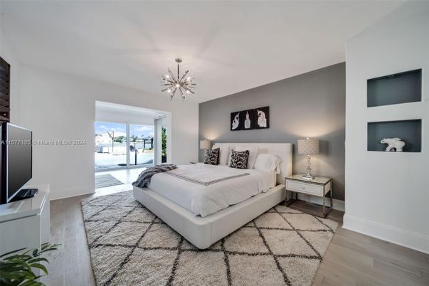 Bedroom, Interior, Pendant Lights, Wood Texture Flooring