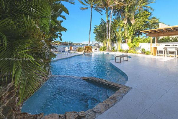 Exterior, Lake, Pool