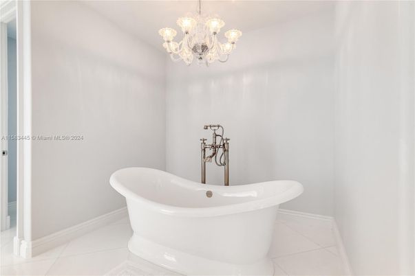 Bathroom, Chandelier, Free Standing Baths, Interior