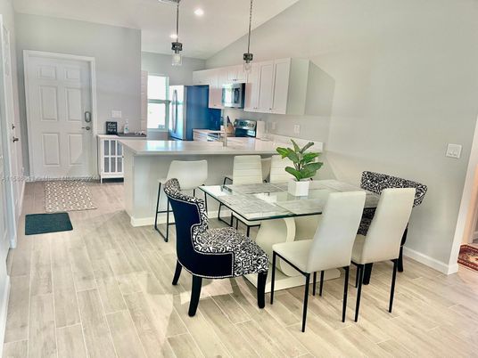 Dining room, Interior, Kitchen, Pendant Lights, Recessed Lighting, Wood Texture Flooring