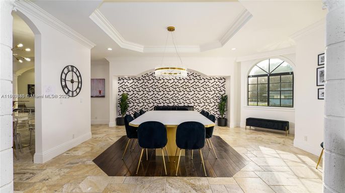 Dining room, Interior, Pendant Lights, Recessed Lighting
