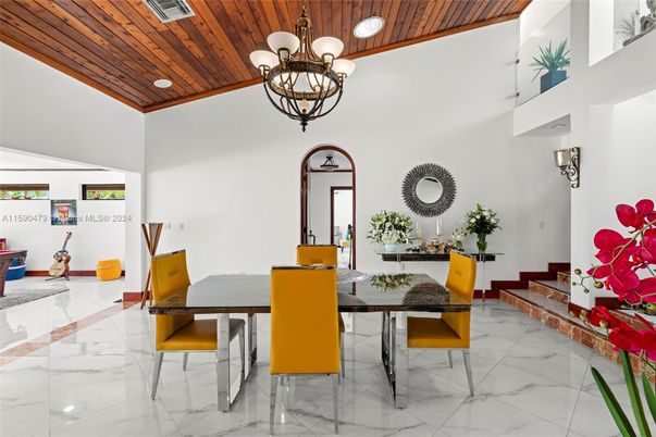 Chandelier, Dining room, Interior, Marble, Recessed Lighting, Wooden Ceilings