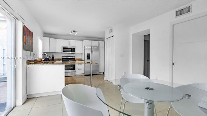 Dining room, Interior, Kitchen, Stainless Steel Appliances