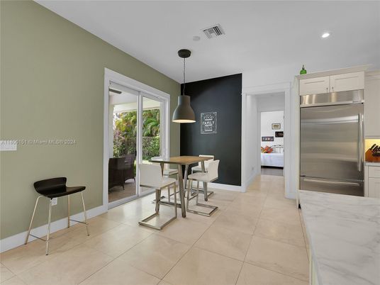 Dining room, Interior, Kitchen, Pendant Lights, Recessed Lighting, Stainless Steel Appliances