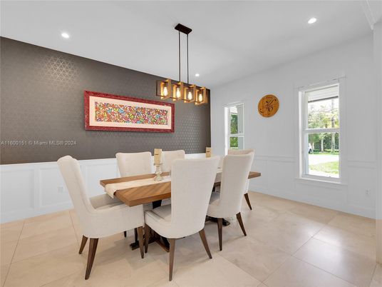 Dining room, Interior, Pendant Lights, Recessed Lighting
