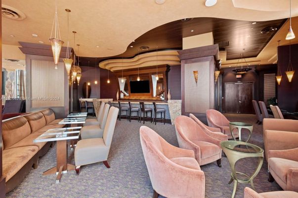 Dining room, Interior, Living room, Pendant Lights, Recessed Lighting