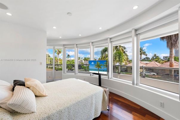 Bedroom, Interior, Recessed Lighting, Water, Wood Texture Flooring