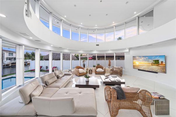 Interior, Living room, Recessed Lighting, Water