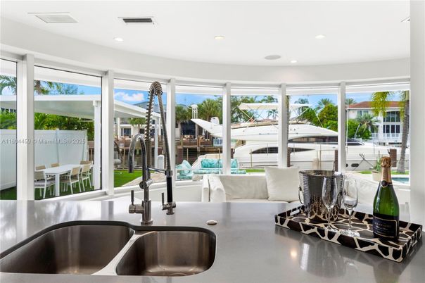 Interior, Kitchen, Recessed Lighting, Water