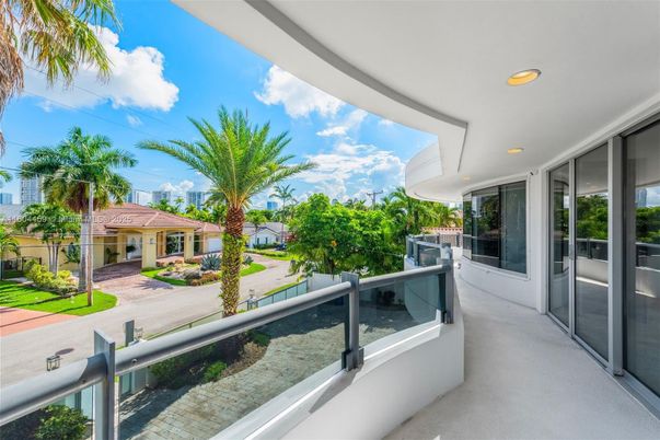 Exterior, Recessed Lighting