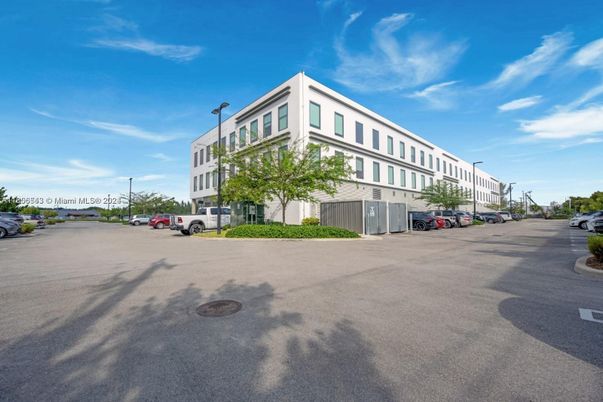 Exterior, Facade, Condo Building