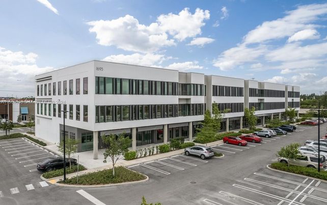 Exterior, Facade, Condo Building