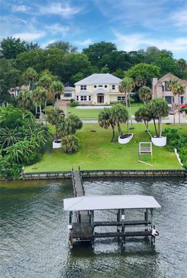 Exterior, Lake