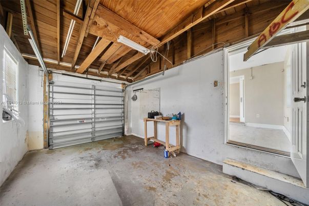 Garage, Interior, Wooden Beams, Wooden Ceilings