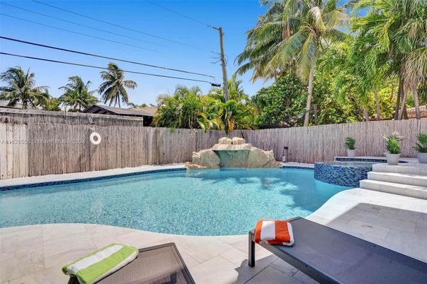 Exterior, Pool