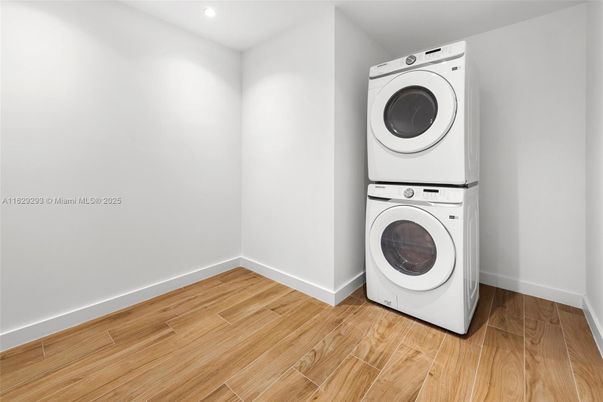 Interior, Recessed Lighting, Utility Closets, Washer, Wood Texture Flooring