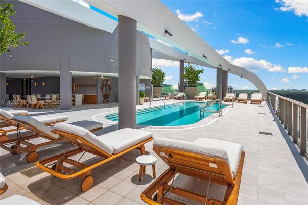 Exterior, Pool, Water