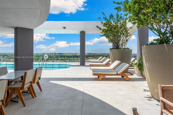 Exterior, Pool, Water