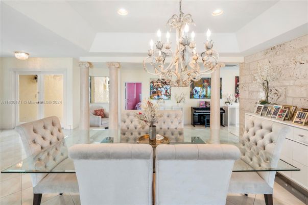 Chandelier, Dining room, Interior, Piano, Recessed Lighting