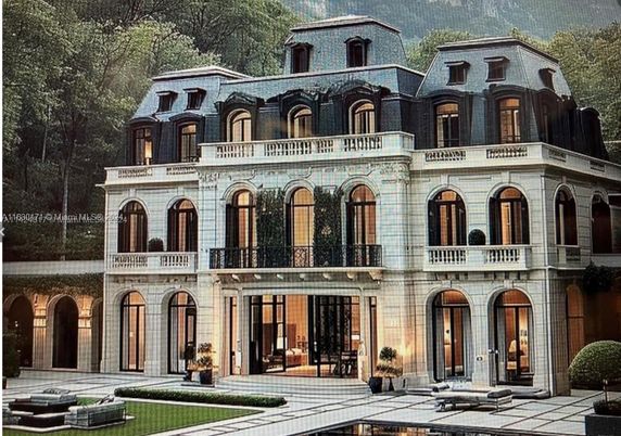 Exterior, Facade, French Provincial