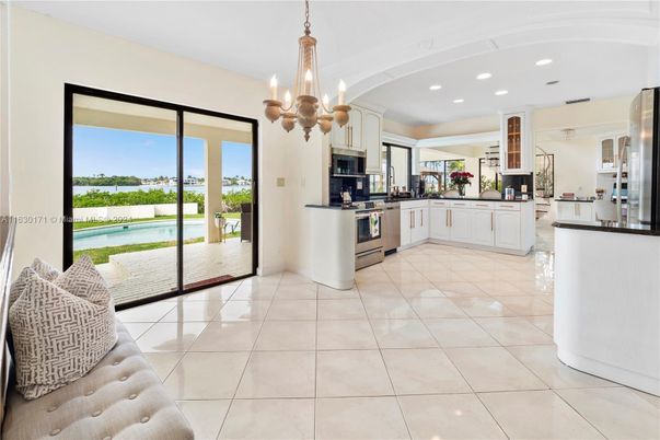 Chandelier, Interior, Kitchen, Recessed Lighting, Stainless Steel Appliances