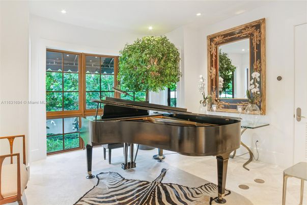 Interior, Piano, Recessed Lighting