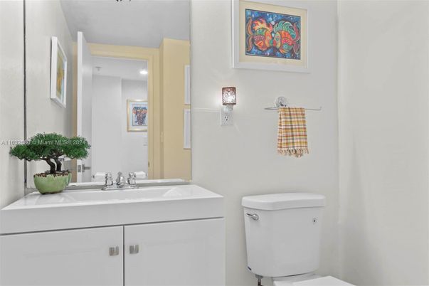 Bathroom, Interior, Recessed Lighting