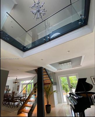 Dining room, Interior, Pendant Lights, Piano, Recessed Lighting