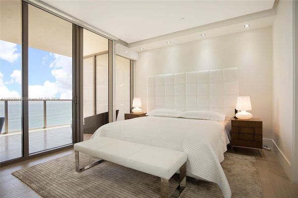 Bedroom, Interior, Recessed Lighting, Water, Wood Texture Flooring