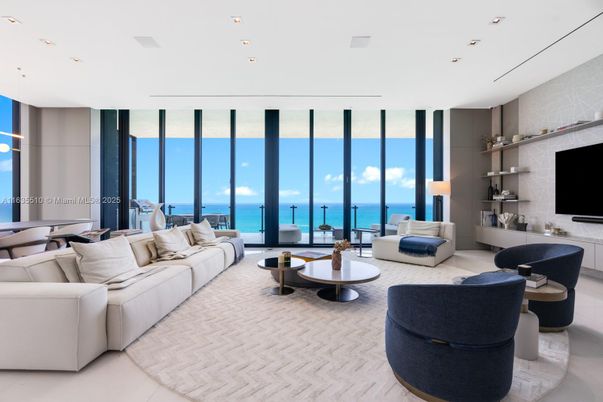 Interior, Living room, Recessed Lighting, Water