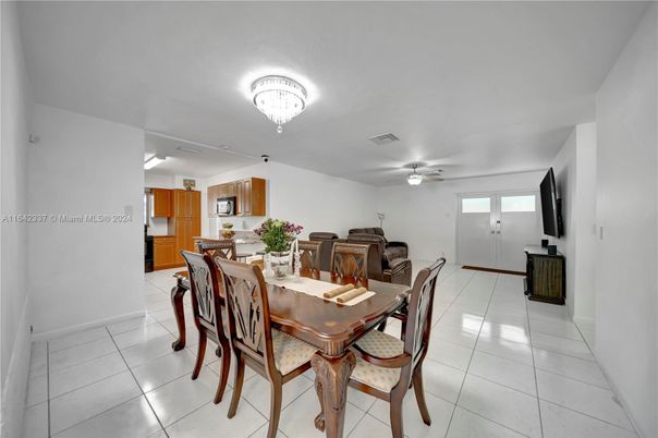 Chandelier, Dining room, Interior