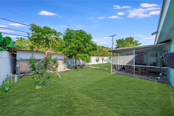 Backyard, Exterior
