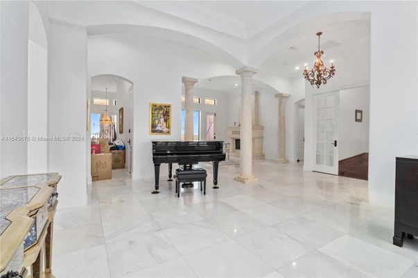 Chandelier, Fireplace, Interior, Piano, Recessed Lighting