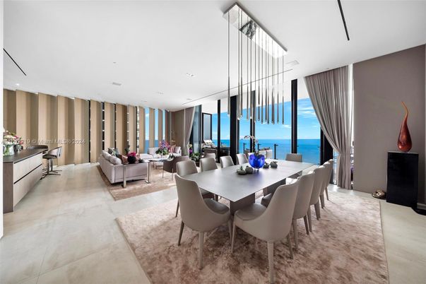 Dining room, Interior, Living room, Pendant Lights, Recessed Lighting, Water