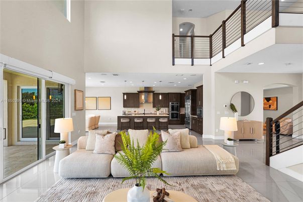 Interior, Kitchen, Living room, Pendant Lights, Recessed Lighting, Stainless Steel Appliances